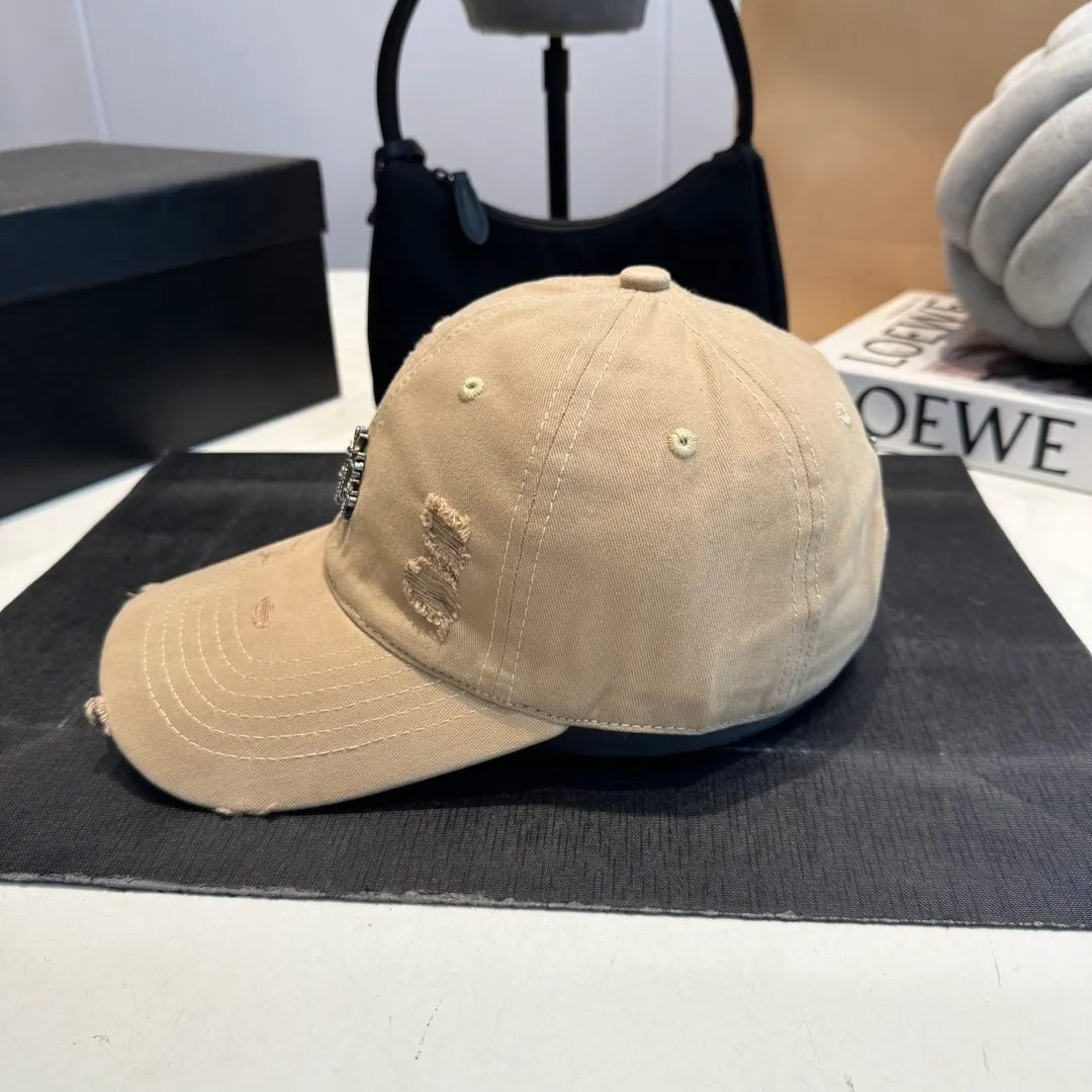 P50 Chrome Hearts 💓Early spring Korean style fashion retro distressed hole hat worn design versatile baseball cap peaked cap